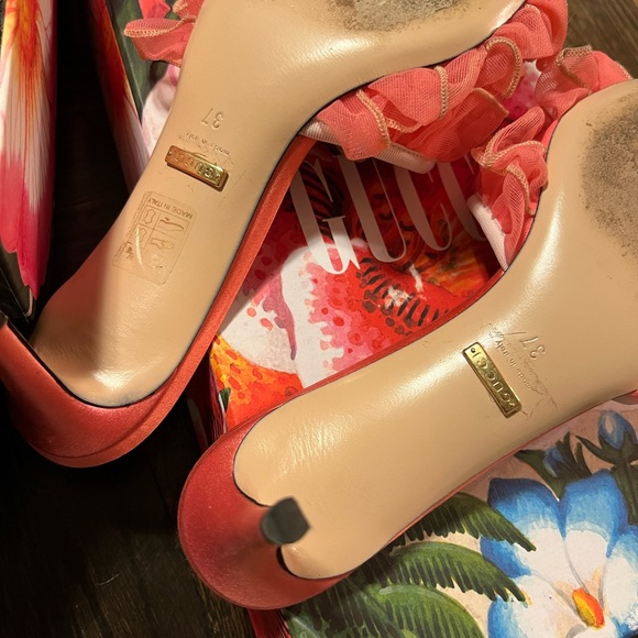 Authentic used Gucci pink ruffle slip on heels sandals 37 - Picture 3 of 7